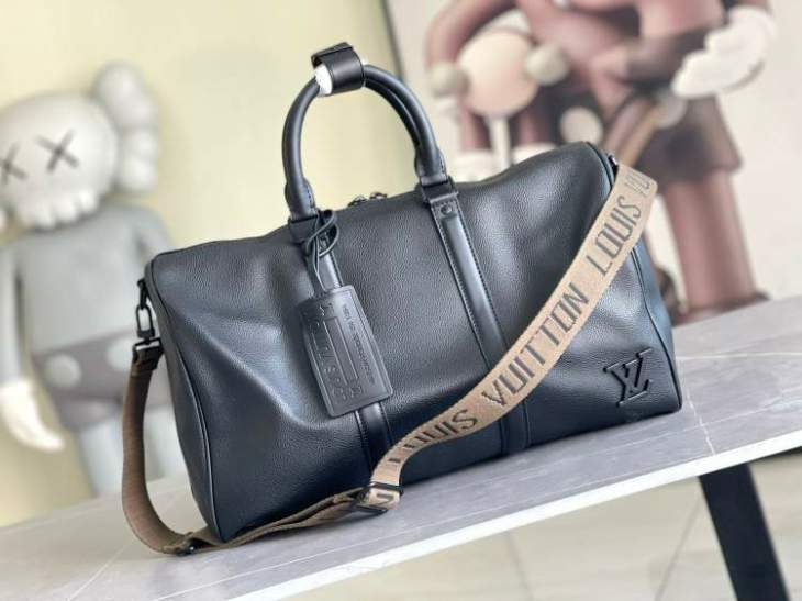 Picture of Louis Vuitton Mens Bags _SKUfw181469391fw